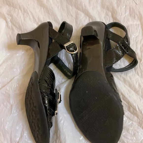 ON HOLD. ~ Helle Comfort Kitten Heels - Picture 3 of 7